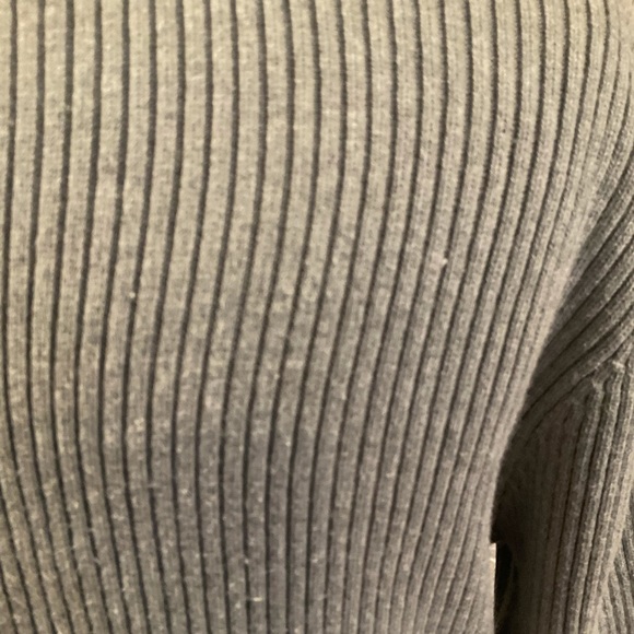 “LAUREN” RIBBED GREY LONG SLEEVED TURTLENECK. - Picture 7 of 14